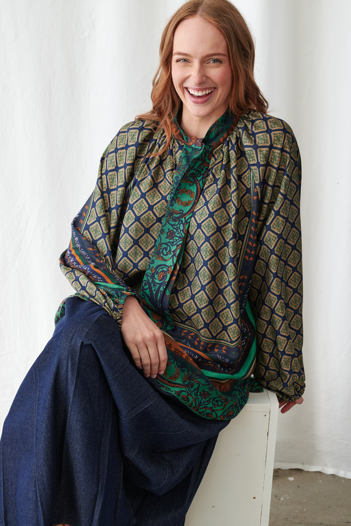 One Hundred Stars Amulet Emerald Pussybow Blouse