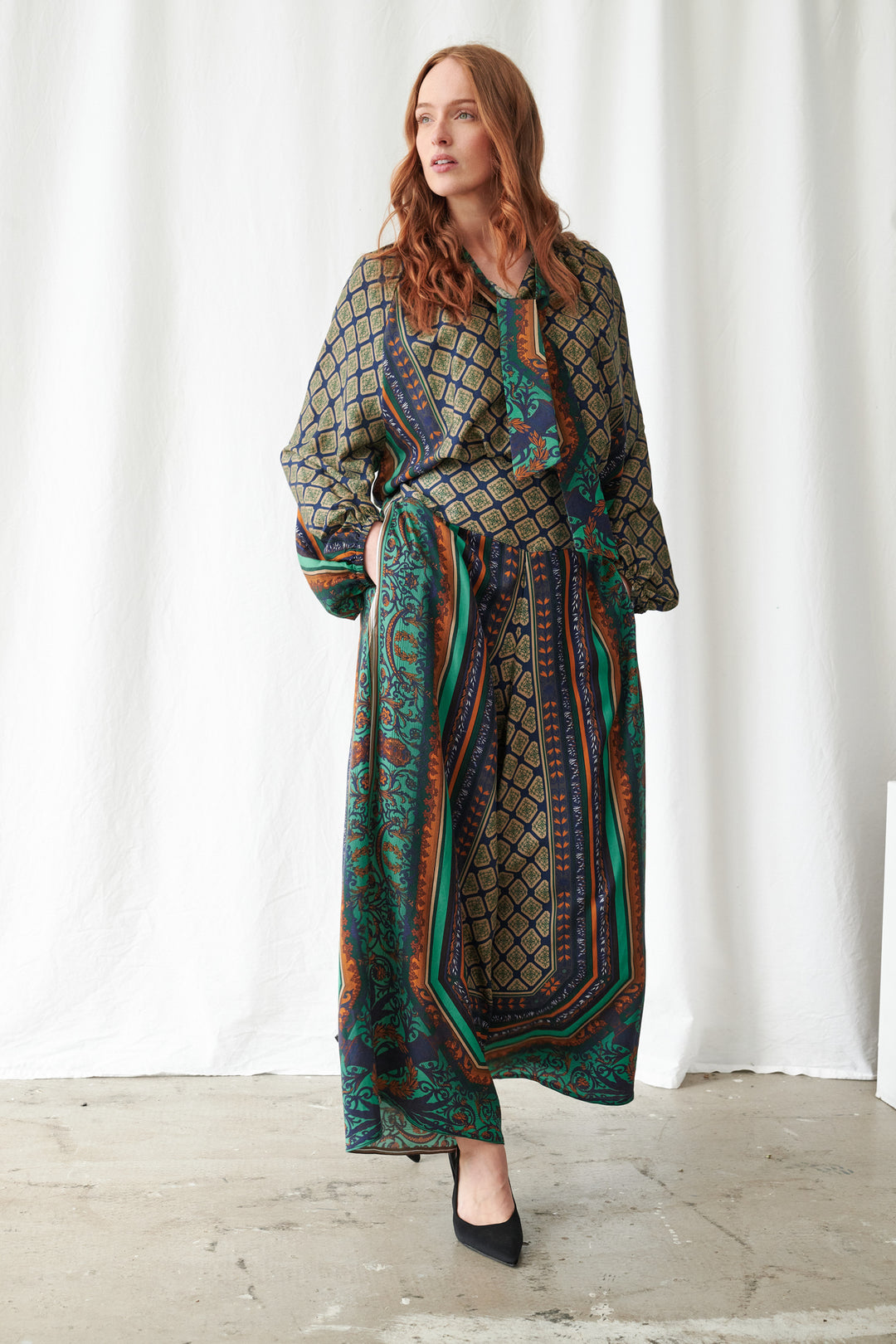 One Hundred Stars Amulet Emerald Pussybow Blouse