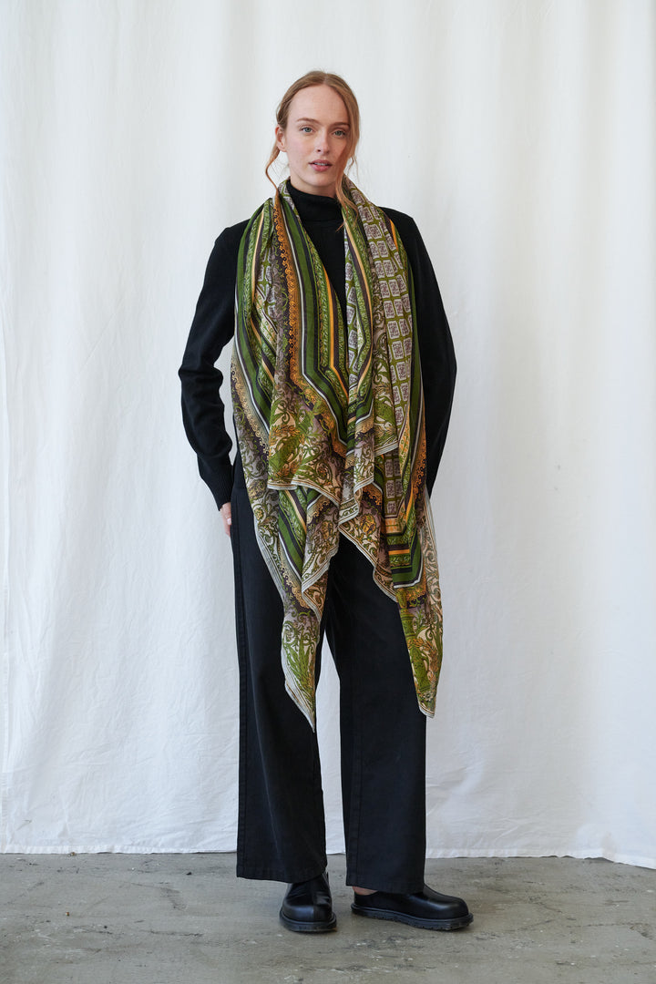 Amulet Green Scarf