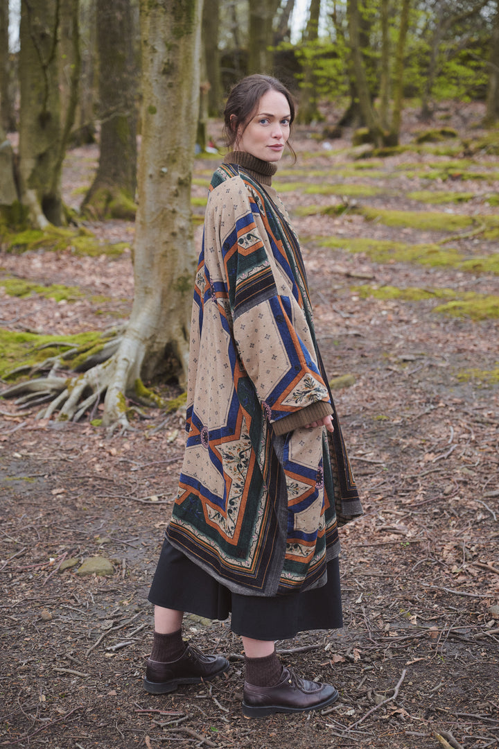 One Hundred Stars Fleur De Lys Sand Velvet Grande