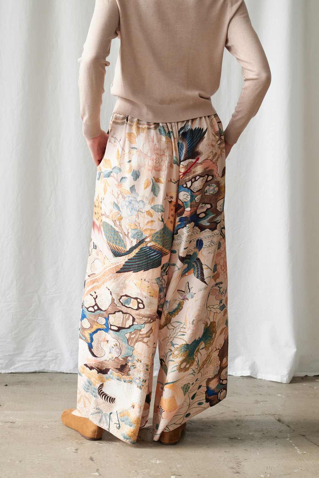 Pantalon palazzo nude à motif colibri