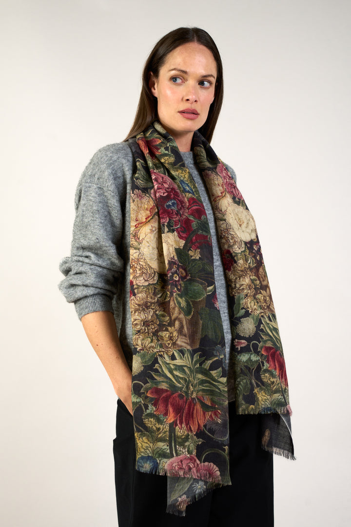 Primula Black Wool Scarf