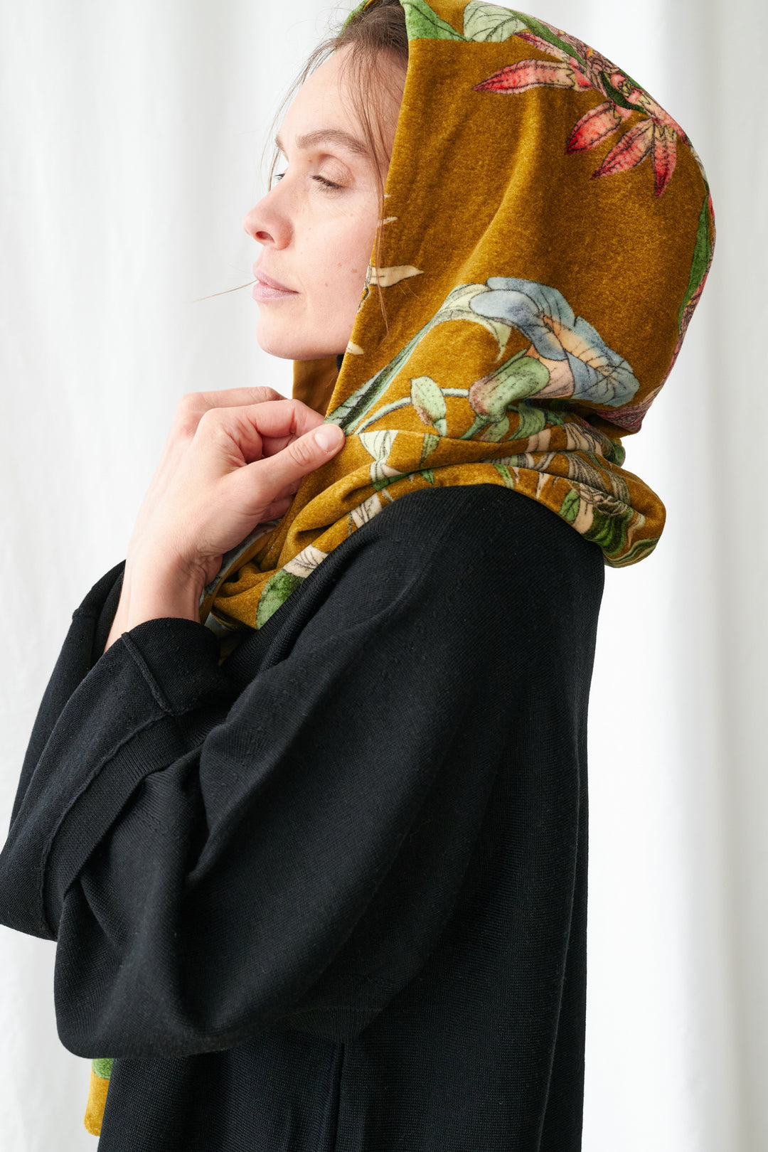 One Hundred Stars Rhodoleia Gold Velvet Hood