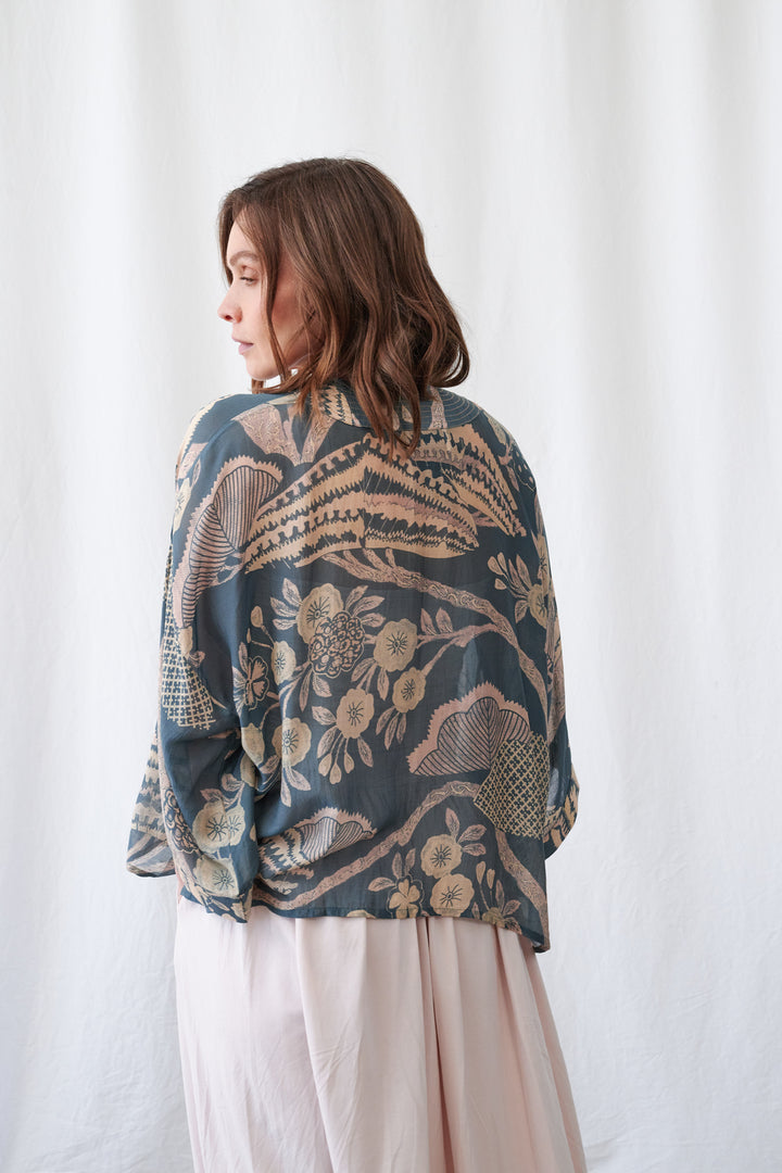 One Hundred Stars Rosa Blue Kimono
