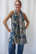 Écharpe bleue rose