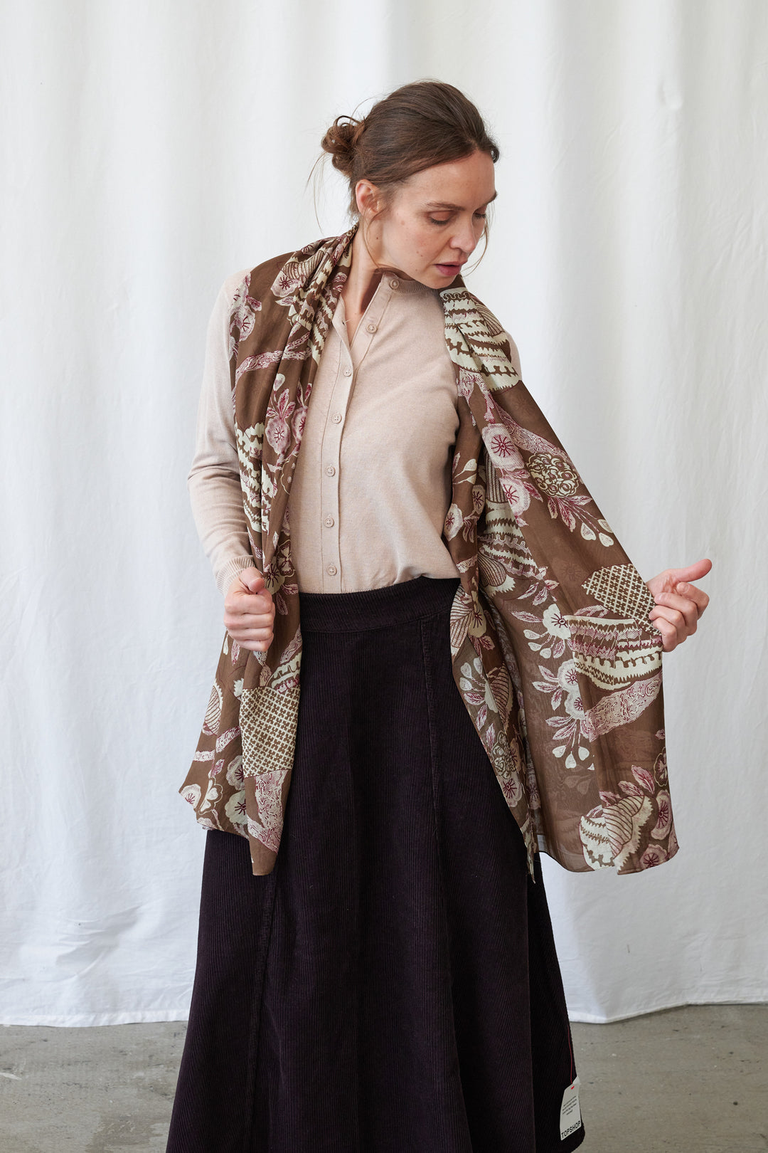 One Hundred Stars Rosa Brown Scarf
