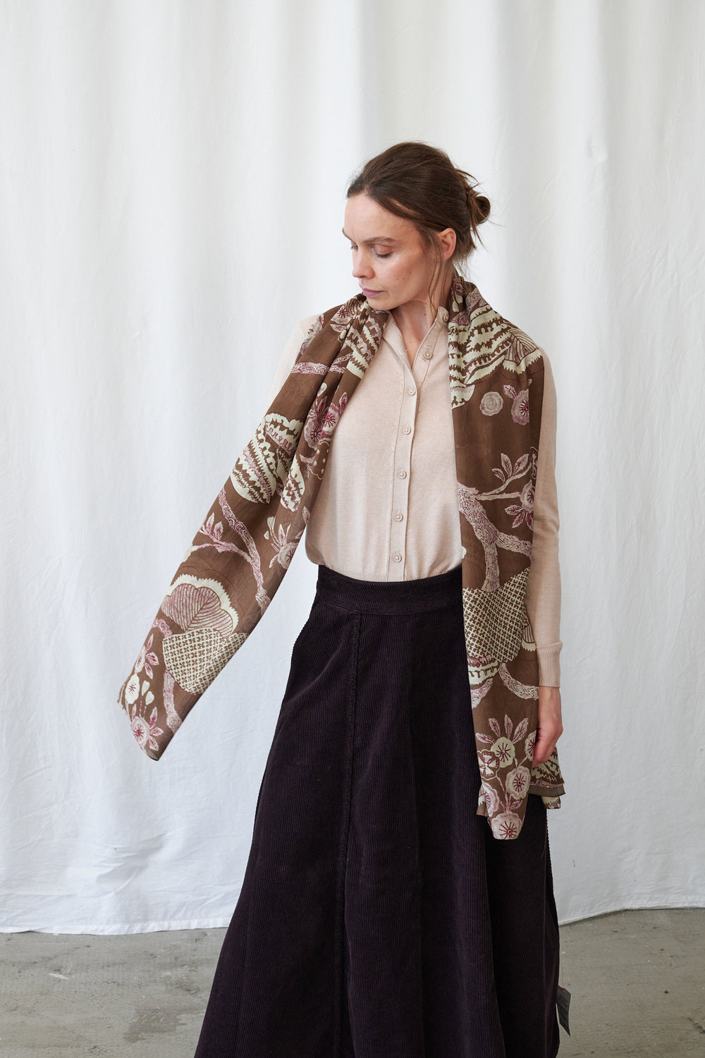 One Hundred Stars Rosa Brown Scarf