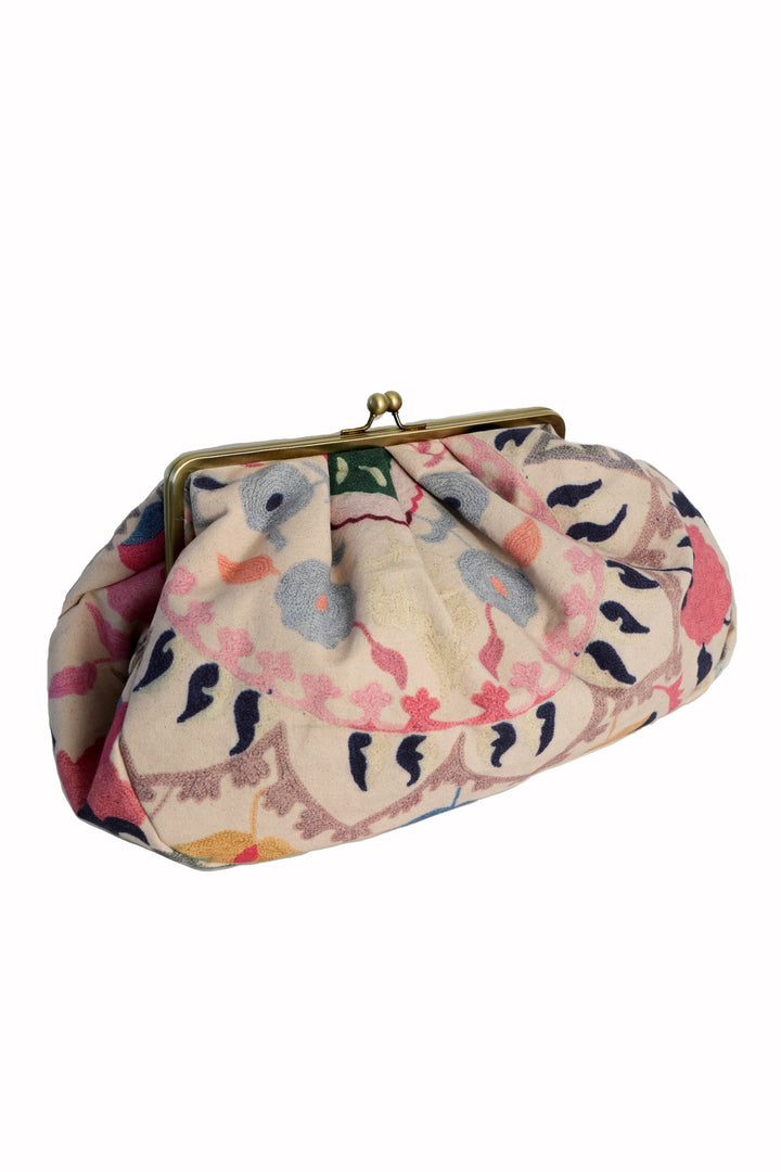 Bolso de mano con cierre de beso rosa de Susani