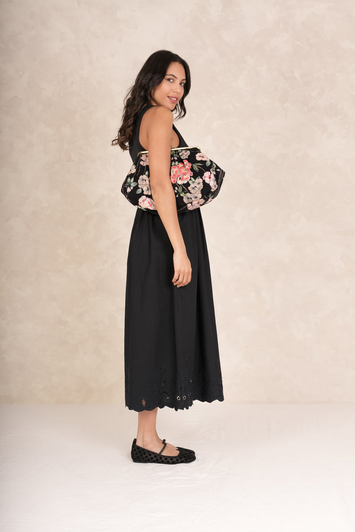 Bolso de mano con cierre de beso Trailing Blossom en negro