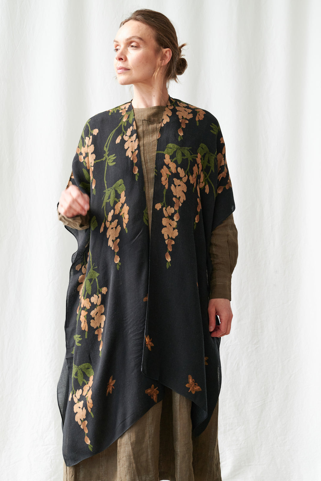 One Hundred Stars Wisteria Black Wool Throwover
