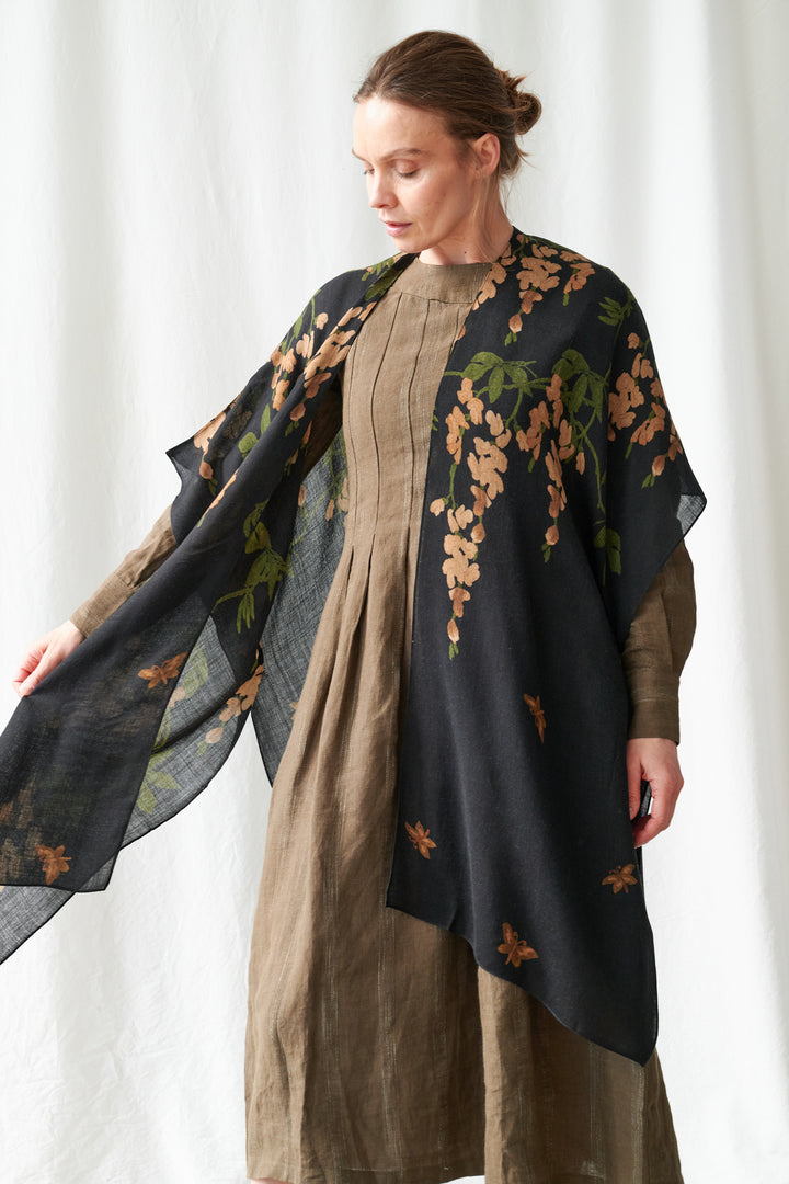 One Hundred Stars Wisteria Black Wool Throwover
