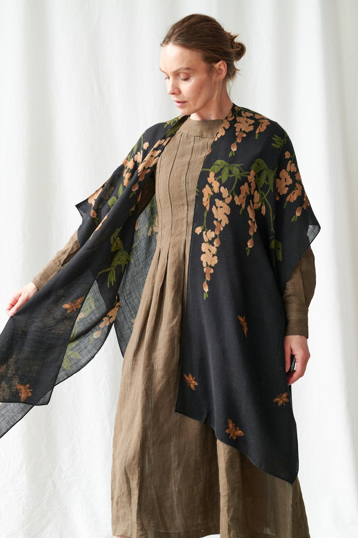 One Hundred Stars Wisteria Black Wool Throwover