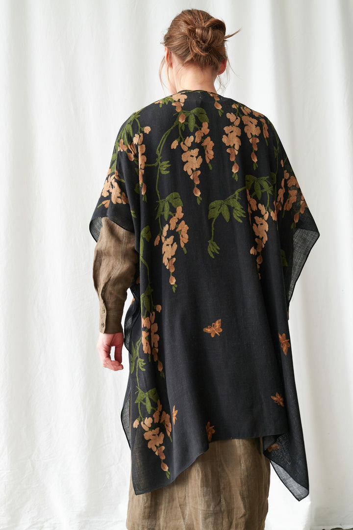 One Hundred Stars Wisteria Black Wool Throwover